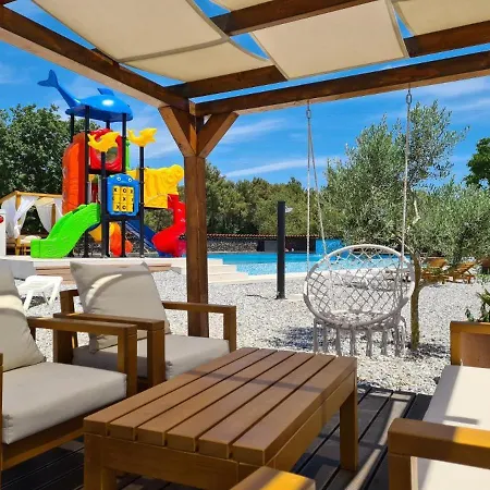 Holiday home New Mobilehouse Lili With Pool In Privat Camp Volme *